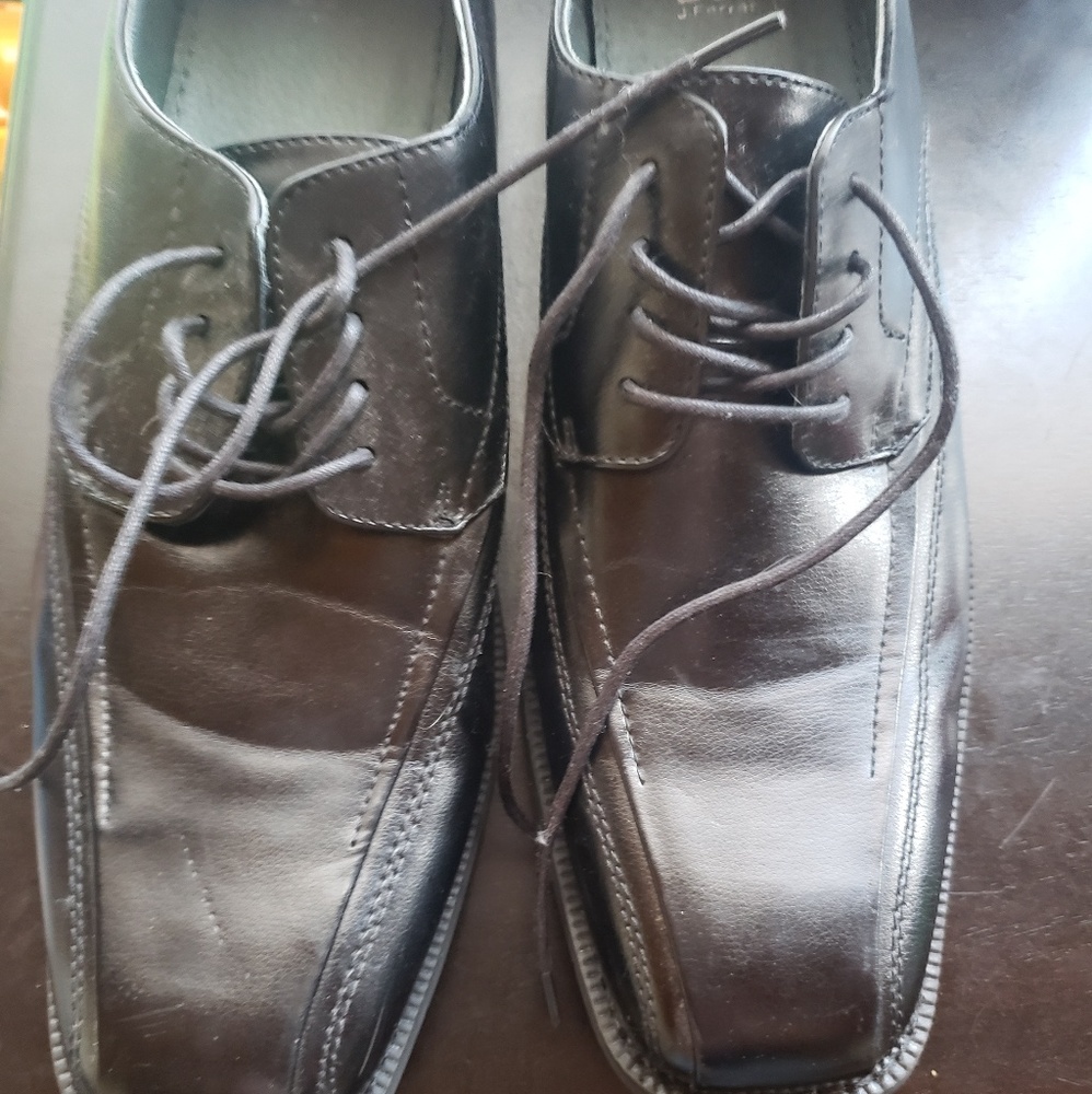 Mens dress shoes